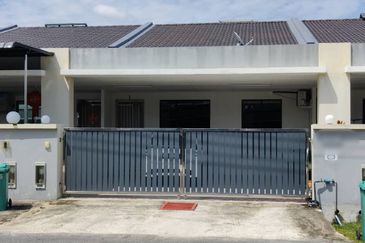 Single Storey Terraced Intermediate House For Sale  Location: Jalan Promin, Senadin Phase 2-3, Senadin, Miri