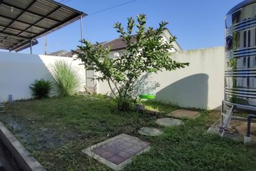 Single Storey Terraced Intermediate House For Sale  Location: Jalan Promin, Senadin Phase 2-3, Senadin, Miri