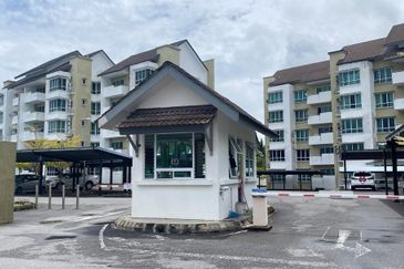 Homelite Eco Park Condominium