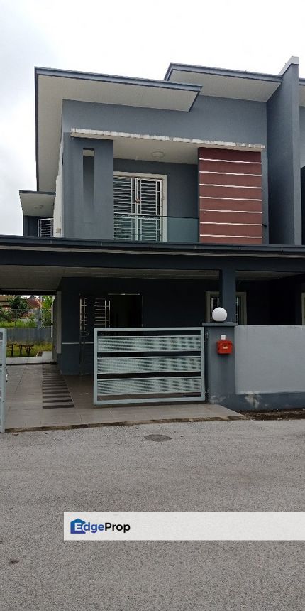 Double Storey Semi Detached House For Sale Located at Moyan, Sarawak, Kuching