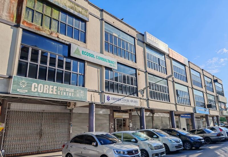 Ground Floor Intermediate Shoplot For Rent! Located at Jalan Keretapi, 3rd Mile