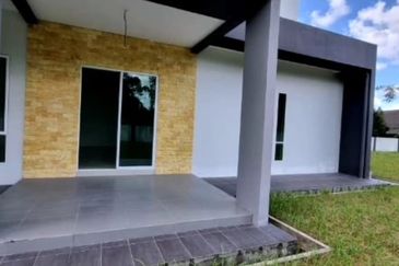 Double Storey Semi Detached For Sale Located at Jalan Sungai Tapang, nearby Kuching Airport