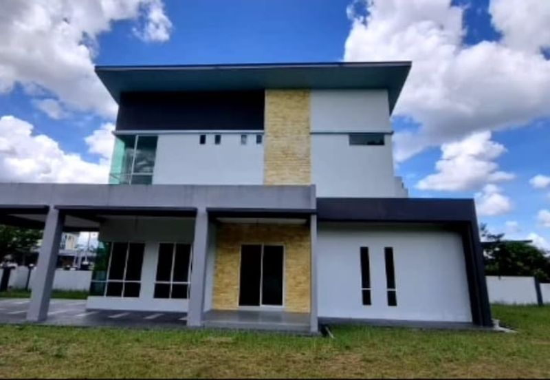 Double Storey Semi Detached For Sale Located at Jalan Sungai Tapang, nearby Kuching Airport