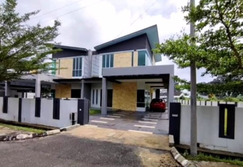 Double Storey Semi Detached For Sale Located at Jalan Sungai Tapang, nearby Kuching Airport