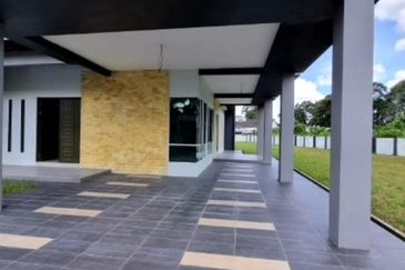 Double Storey Semi Detached For Sale Located at Jalan Sungai Tapang, nearby Kuching Airport