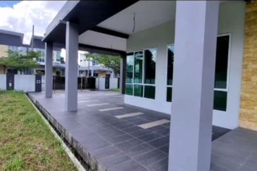 Double Storey Semi Detached For Sale Located at Jalan Sungai Tapang, nearby Kuching Airport