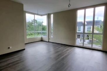 Double Storey Semi Detached For Sale Located at Jalan Sungai Tapang, nearby Kuching Airport