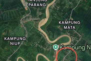 Samarahan Jalan Kampung Semawang 1st Lot Main Road Side Land For Sale!