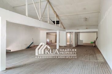 Down town 2 adjoining shop house For Rent!!  Main Bazaar near to Waterfront