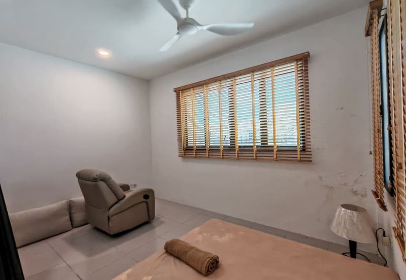 Bucida Townhouse (Lower Unit) For Sale! Located at 10th Mile