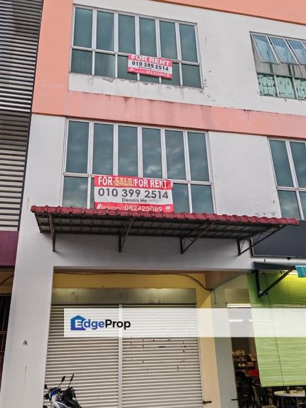 First Floor Intermediate House For Rent! Located at 7th Mile, Sarawak, Kuching