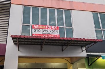 First Floor Intermediate House For Rent! Located at 7th Mile