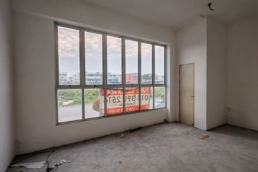 First Floor Intermediate House For Rent! Located at 7th Mile