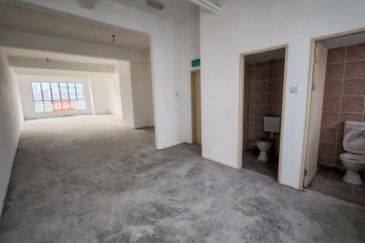 First Floor Intermediate House For Rent! Located at 7th Mile