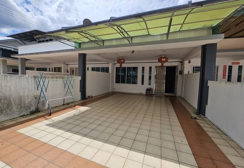 Double Storey Terrace Intermediate House For Rent! Located at Uni Central, Samarahan