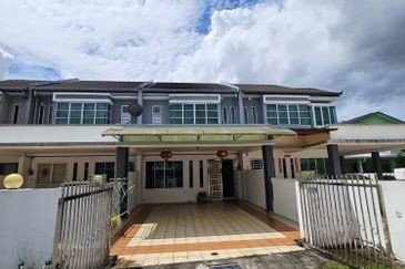 Double Storey Terrace Intermediate House For Rent! Located at Uni Central, Samarahan