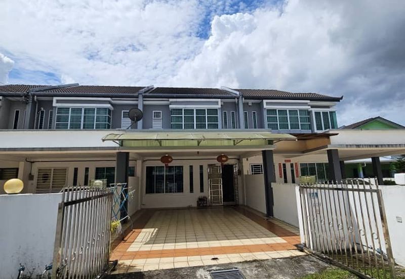 Double Storey Terrace Intermediate House For Rent! Located at Uni Central, Samarahan