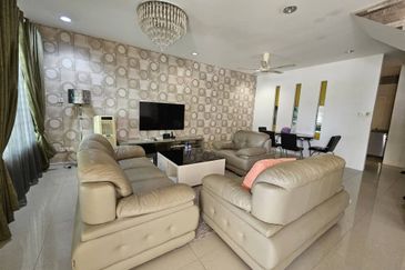 Double Storey Terrace Intermediate House For Rent! Located at Uni Central, Samarahan