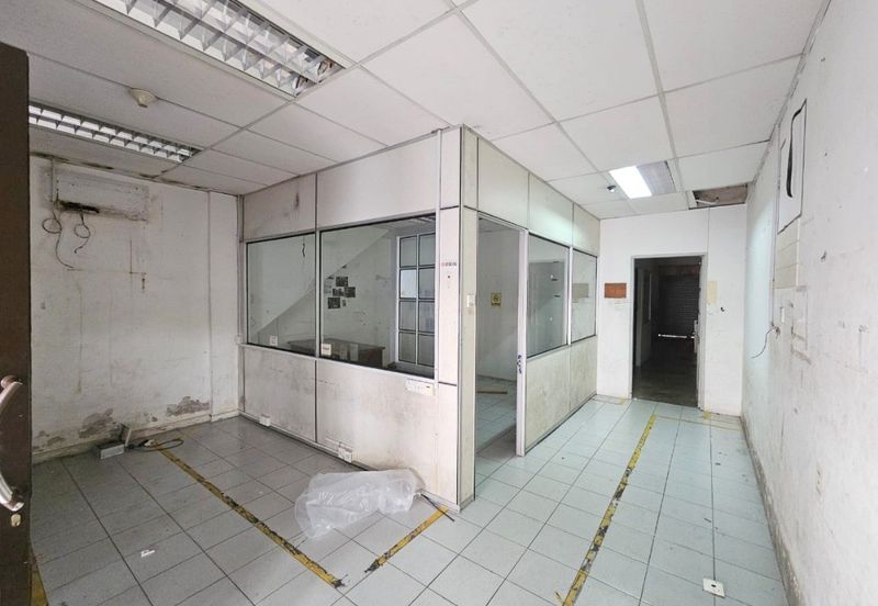 Ground Floor Intermediate Shoplot FOR RENT Located at Green Heights, near Airport