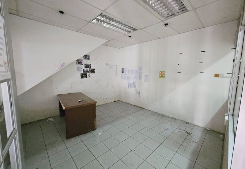 Ground Floor Intermediate Shoplot FOR RENT Located at Green Heights, near Airport