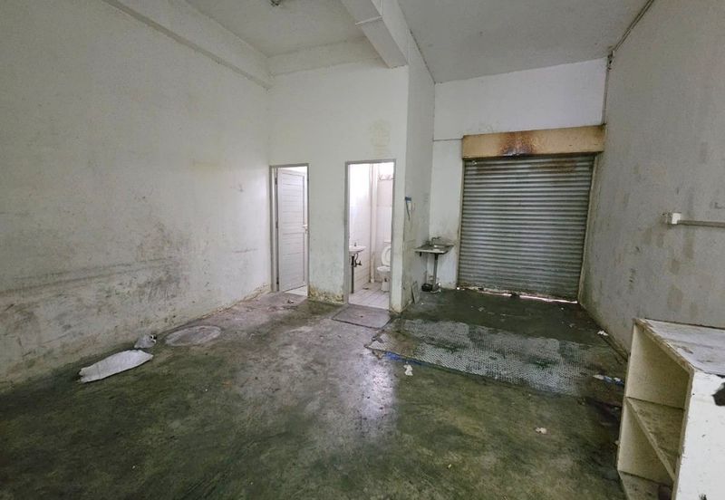 Ground Floor Intermediate Shoplot FOR RENT Located at Green Heights, near Airport