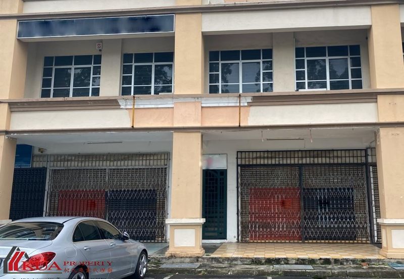 Ground Floor Intermediate Shoplot For Rent Located at Yoshi Square, Pending