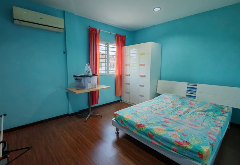 Double Storey Terrace Corner House For Sale! Located at 3rd Mile, Jalan Pasir