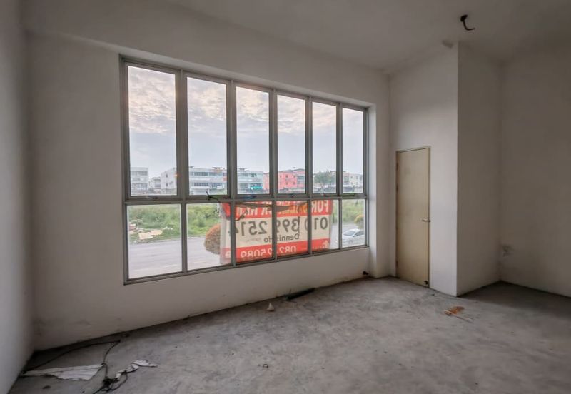 First Floor Intermediate House For Rent! Located at 7th Mile