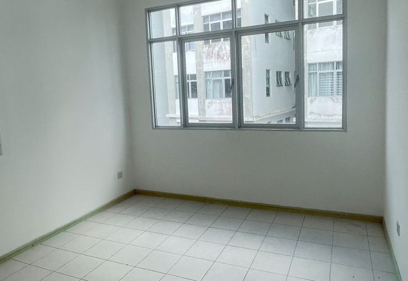  Brand New Apartment for sale at Pr1ma Residence Bintawa Riverfront 