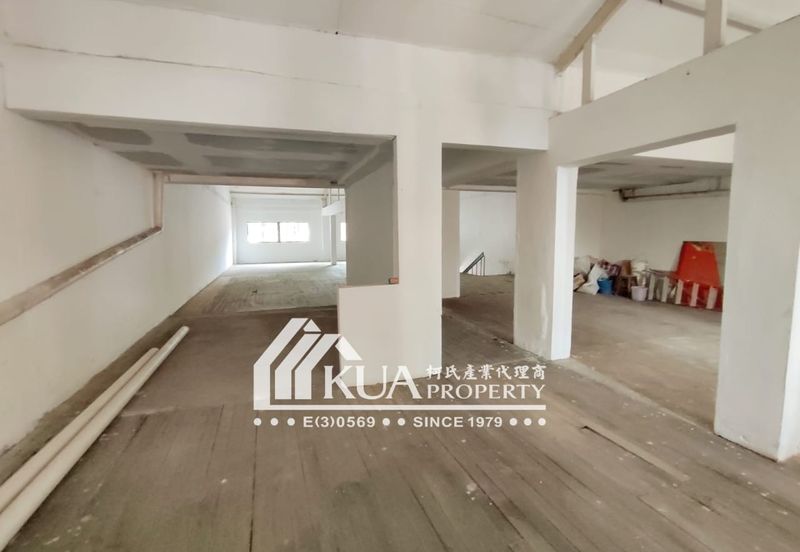 Down town 2 adjoining shop house For Rent!!  Main Bazaar near to Waterfront