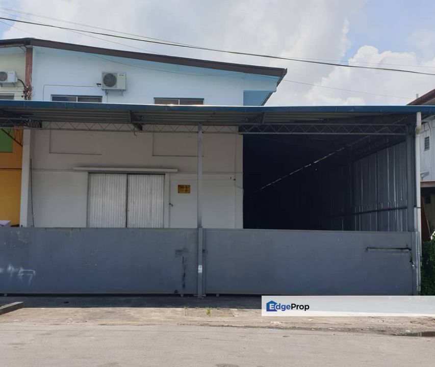 Semi Detached Warehouse For Rent! Located at Pending Industrial Estate, Sarawak, Kuching