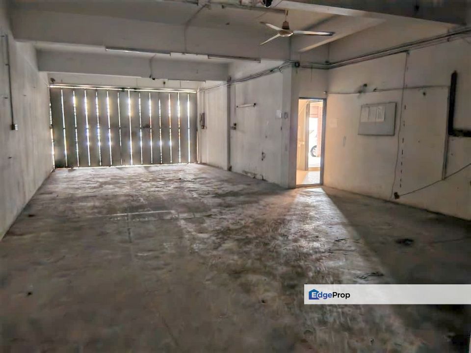 2 Units Adjoining Ground Floor Intermediate Shoplots For Rent Located at Jalan Datuk Abdul Rahim, behind Hock Lee, Sarawak, Kuching