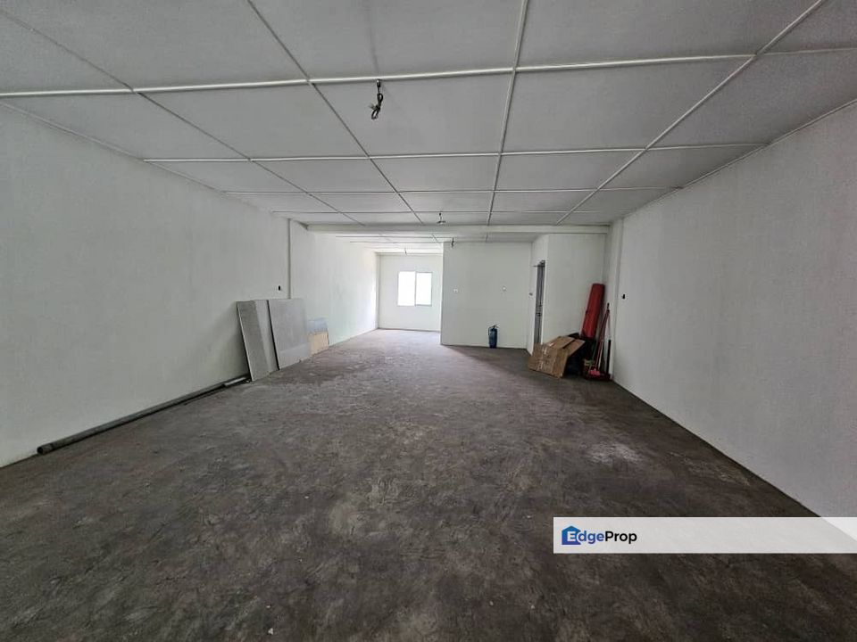 Third Floor Intermediate Commercial Office/ Shoplot For Rent! Located at Pending, Near Icom Square, Sarawak, Kuching