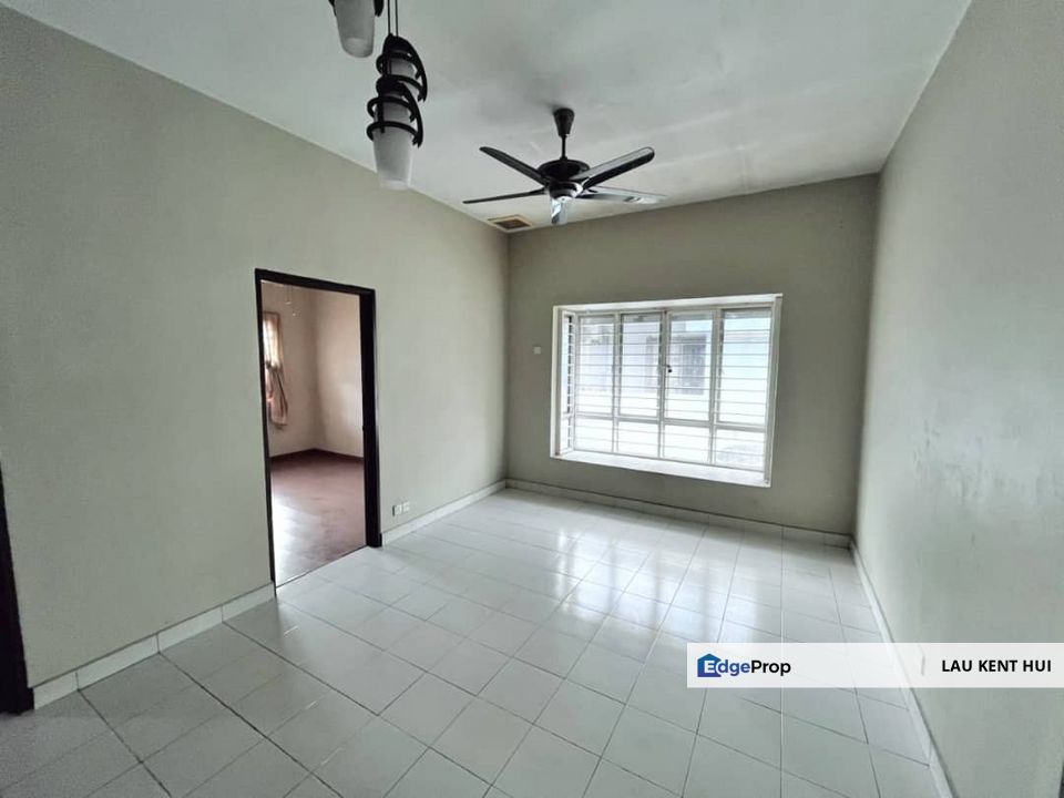 Taman Prima Tropika Seri Kembangan Selangor End lot With Extra 10FT Land, Gated Guarded, Move in Condition, Selangor, Seri Kembangan