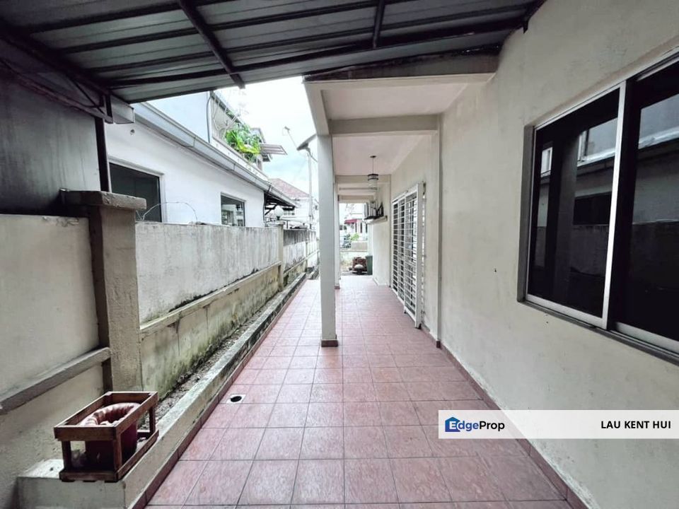 Taman Prima Tropika Seri Kembangan Selangor End lot With Extra 10FT Land, Gated Guarded, Move in Condition, Selangor, Seri Kembangan