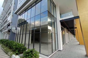 The Glenz, Vestland Commercial Center Ground Floor Office For Rent in Glenmarie Shah Alam and near LRT 3