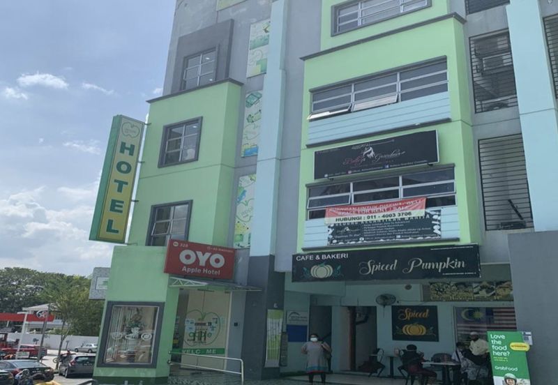 Whole block @ Kompleks Shah Alam for Sale