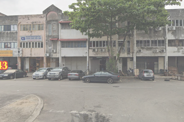 3 Storey Shoplot @ Kepong, Kuala Lumpur for Sale