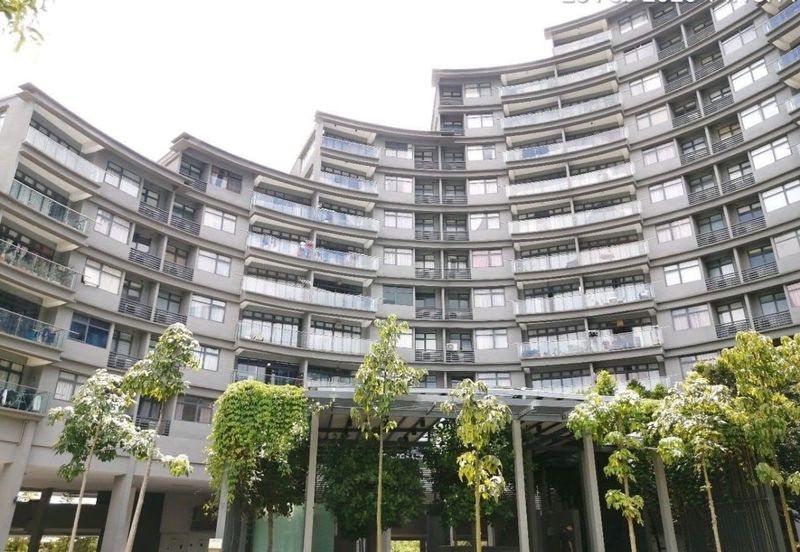 Mirage By The Lake Condominium