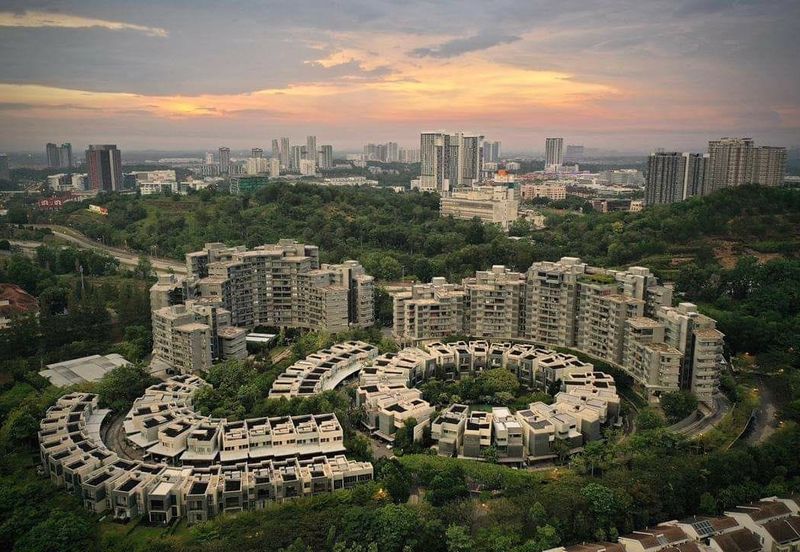 Mirage By The Lake Condominium