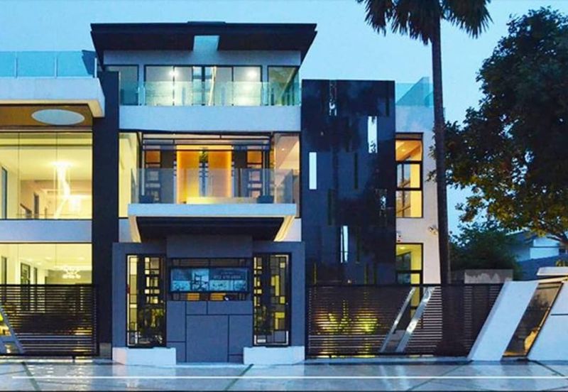 3 STY MODERN BUNGALOW CW POOL FOR RENT