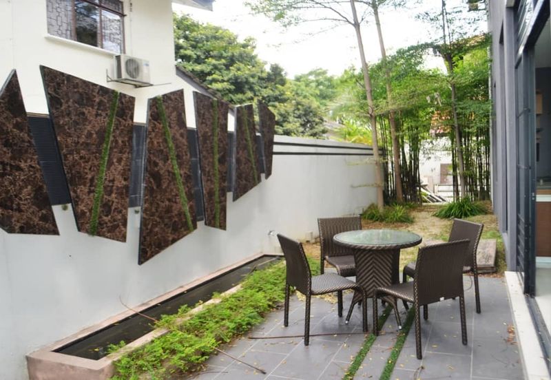 3 STY MODERN BUNGALOW CW POOL FOR RENT