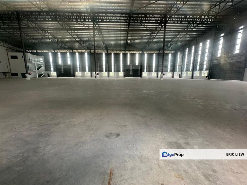 New Detached Factory/Warehouse with Built Up  area  78,757 sq ft annexed with 4 storeys Office building, Selangor, Klang