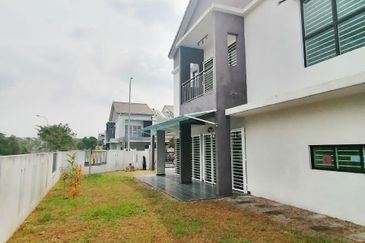 Laman Delfina @ Nilai Impian