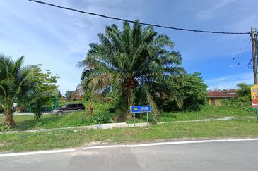 [ INFRA READY + TEPI JALAN ] Banglo Lot di Labu Lanjut 