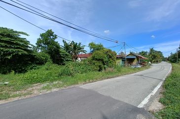 [ INFRA READY + TEPI JALAN ] Banglo Lot di Labu Lanjut 