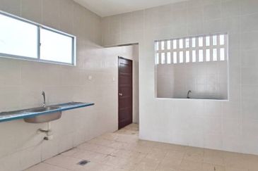 [ TERMURAH ]  Banglo 2Tkt di Bandar Enstek, Nilai Negeri Sembilan 