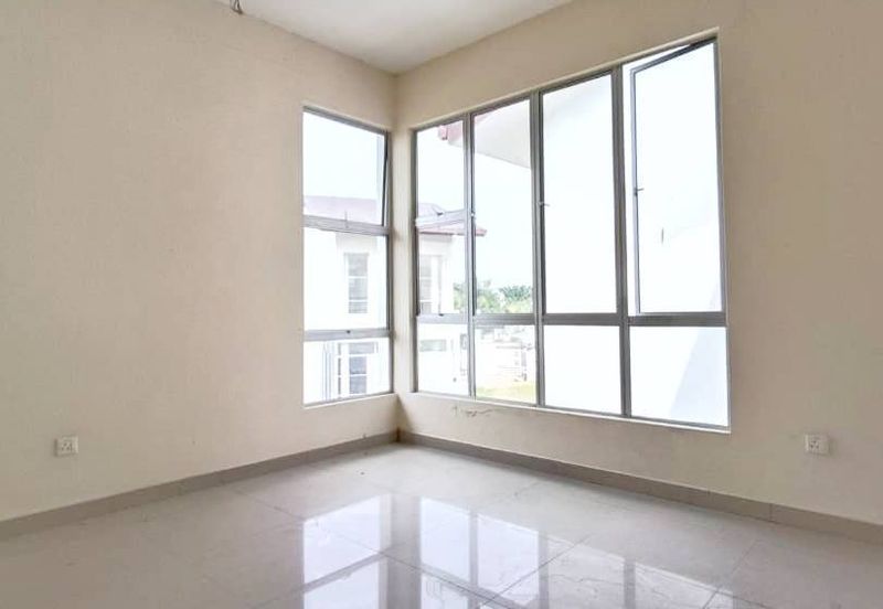 [ TERMURAH ]  Banglo 2Tkt di Bandar Enstek, Nilai Negeri Sembilan 