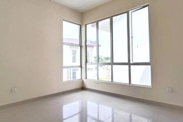 [ TERMURAH ]  Banglo 2Tkt di Bandar Enstek, Nilai Negeri Sembilan 