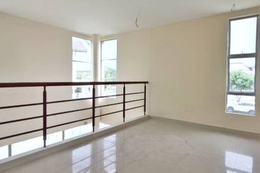 [ TERMURAH ]  Banglo 2Tkt di Bandar Enstek, Nilai Negeri Sembilan 